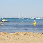 Le De Giens شقة *